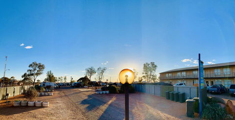 Opal Inn Hotel, Motel, Caravan Park - Hotel Accommodation 42
