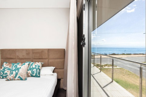 Esplanade Escape - Hotel Accommodation 12