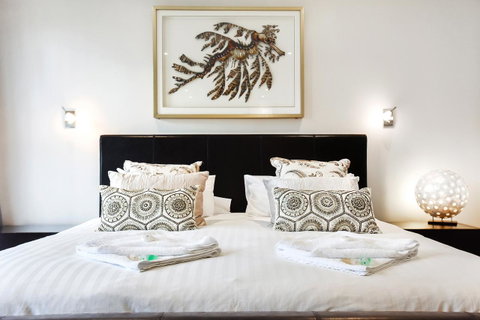 Esplanade Escape - Hotel Accommodation 2