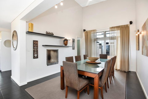 Esplanade Escape - Hotel Accommodation 21