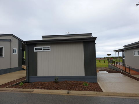 NRMA Victor Harbor Beachfront Holiday Park - Hotel Accommodation 11