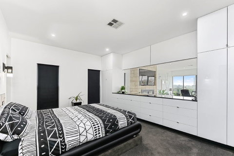 KENNEDY EXECUTIVE TOWNHOUSE - Hotel Accommodation 11