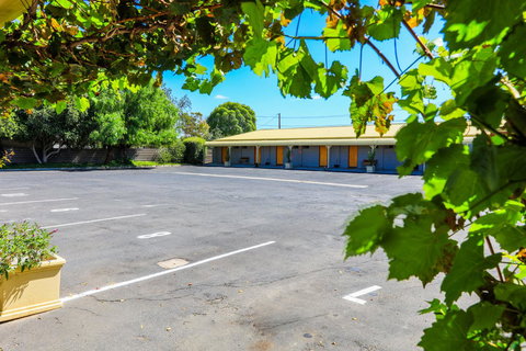 Country Roads Motor Inn Naracoorte - Hotel Accommodation 30