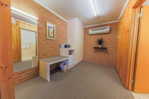 Country Roads Motor Inn Naracoorte - Hotel Accommodation 5