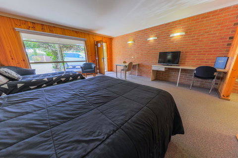 Country Roads Motor Inn Naracoorte - Hotel Accommodation 35