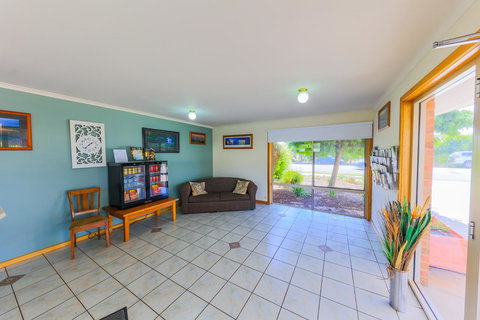 Country Roads Motor Inn Naracoorte - Hotel Accommodation 37