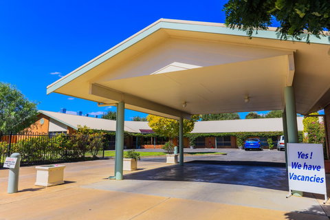 Country Roads Motor Inn Naracoorte - Hotel Accommodation 1