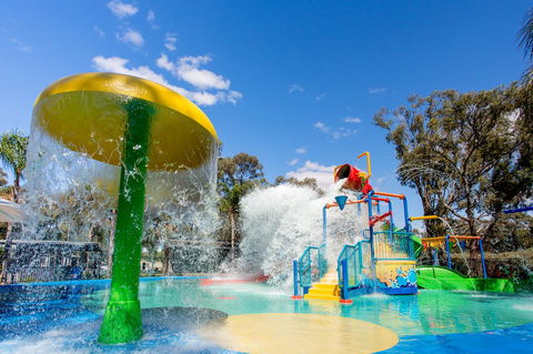 BIG4 Renmark Riverfront Holiday Park - Hotel Accommodation 11