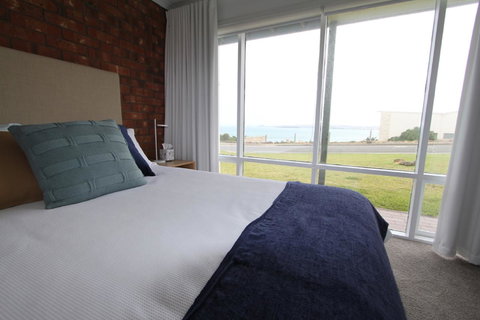Southern Sands\' Beachfront Apartment - Hotel Accommodation 12