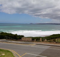 'Southern Sands' Beachfront Apartments - Hotel Accommodation