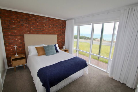 Southern Sands\' Beachfront Apartment - Hotel Accommodation 13