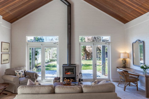 The Folly - Hotel Accommodation 1