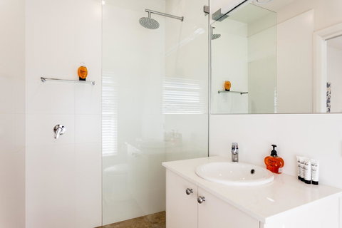 The Folly - Hotel Accommodation 6