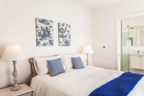 The Folly - Hotel Accommodation 4