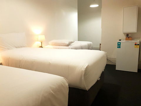 Ambassadors Hotel - Hotel Accommodation 5