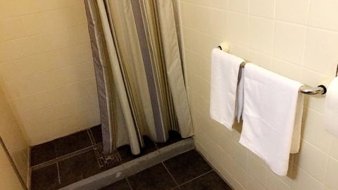 Ambassadors Hotel - Hotel Accommodation 32