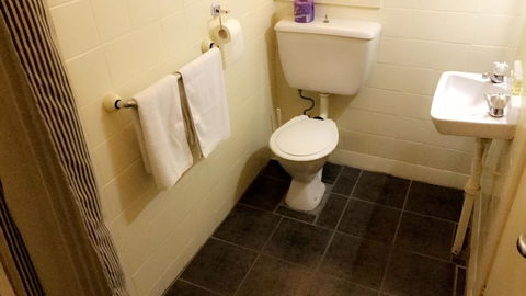 Ambassadors Hotel - Hotel Accommodation 41