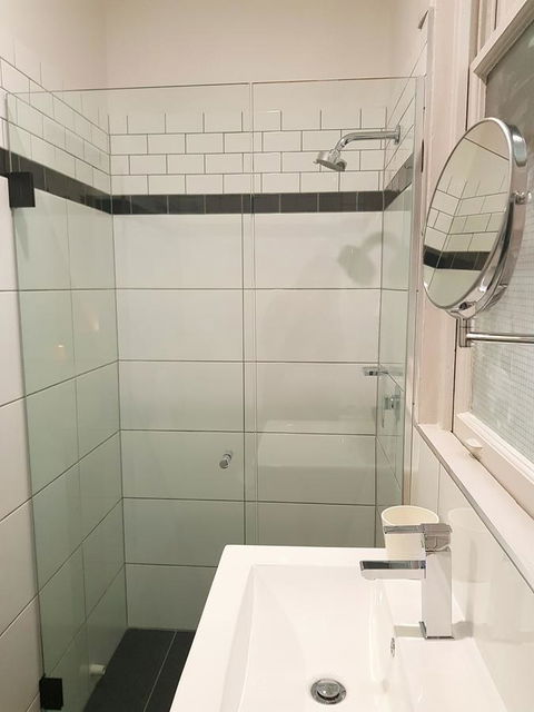 Ambassadors Hotel - Hotel Accommodation 8