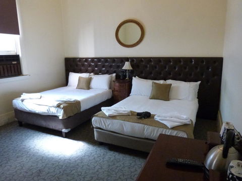 Ambassadors Hotel - Hotel Accommodation 13