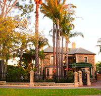 Grand Bluestone Mansion - Hotel Accommodation