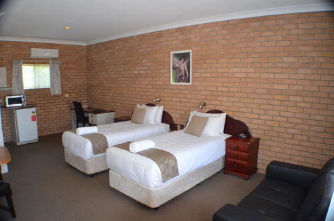 Deer Park Motor Inn Armidale - Hotel Accommodation 3