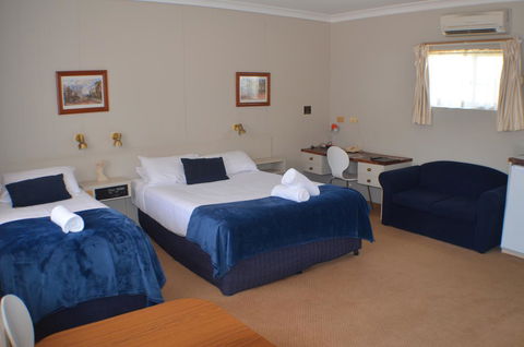 Deer Park Motor Inn Armidale - Hotel Accommodation 1