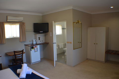Deer Park Motor Inn Armidale - Hotel Accommodation 34