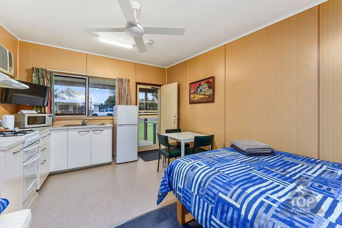 Millicent Hillview Caravan Park - Hotel Accommodation 13