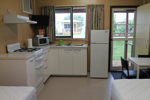 Millicent Hillview Caravan Park - Hotel Accommodation 36