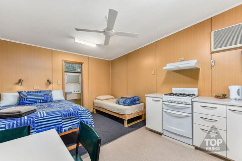 Millicent Hillview Caravan Park - Hotel Accommodation 11