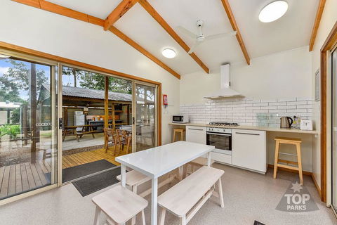 Millicent Hillview Caravan Park - Hotel Accommodation 21