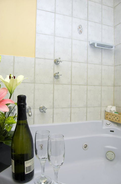 Victoria Hotel Strathalbyn - Hotel Accommodation 1