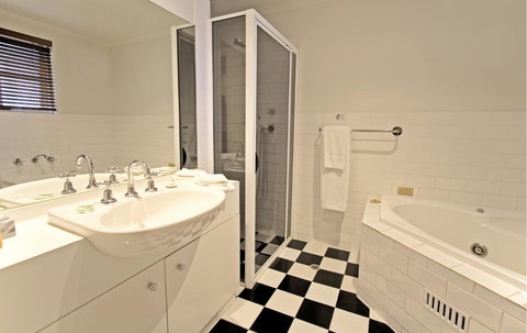 St Francis Winery - Hotel Accommodation 12