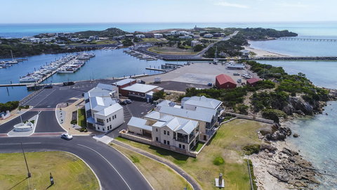 Robe Marina Accommodation - Hotel Accommodation 0
