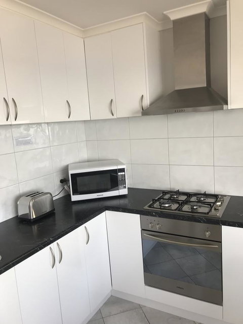 Beachside & Jetty View Apartment 6 - Captain\'s Apt - Hotel Accommodation 5