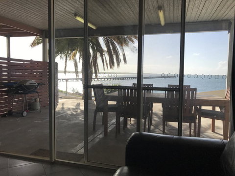 Beachside & Jetty View Apartment 6 - Captain\'s Apt - Hotel Accommodation 36