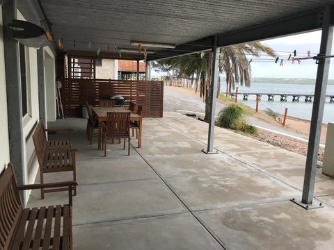 Beachside & Jetty View Apartment 6 - Captain\'s Apt - Hotel Accommodation 37
