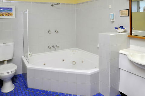 Aston Motel Yamba - Hotel Accommodation 8