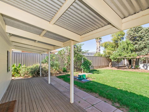 Boat House - Hotel Accommodation 10