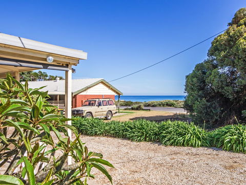 Boat House - Hotel Accommodation 12