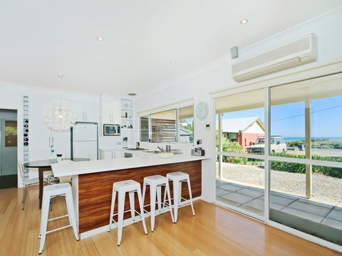 Boat House - Hotel Accommodation 1