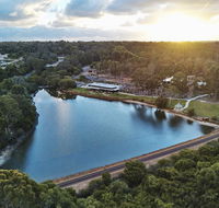 Eight Willows Retreat - Hotel Accommodation