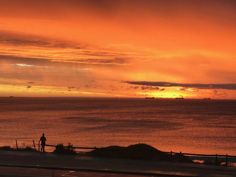 Cottesloe Beachfront Ocean View Apartment - Hotel Accommodation 14