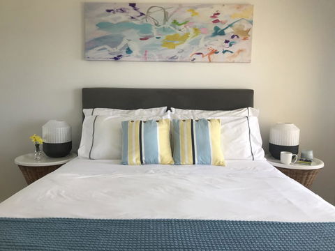 Cottesloe Beachfront Ocean View Apartment - Hotel Accommodation 3