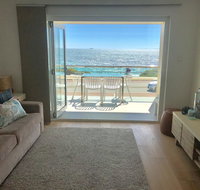 Cottesloe Beachfront Ocean View Apartment - Hotel Accommodation