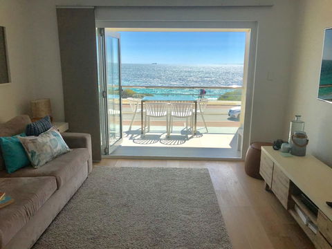 Cottesloe Beachfront Ocean View Apartment - Hotel Accommodation 0