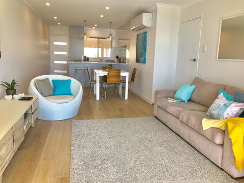Cottesloe Beachfront Ocean View Apartment - Hotel Accommodation 7