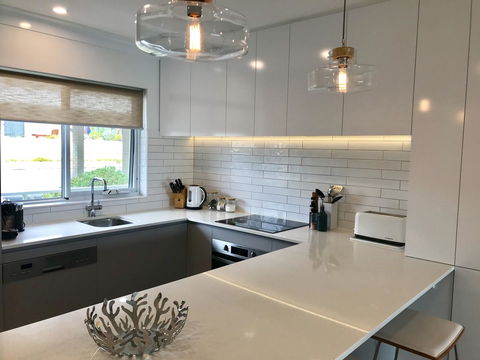 Cottesloe Beachfront Ocean View Apartment - Hotel Accommodation 12