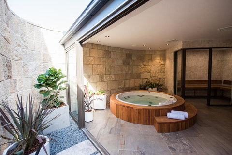 Anchorage Port Stephens - Hotel Accommodation 13