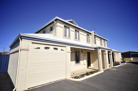 Palm Beach Manor - Hotel Accommodation 0